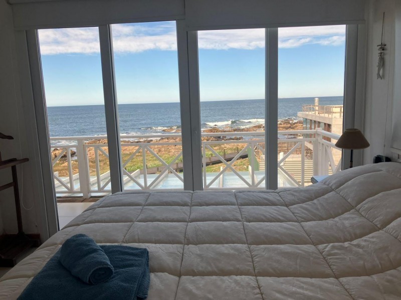 Excelente Penthouse reciclado primera linea frente al mar en Montoya